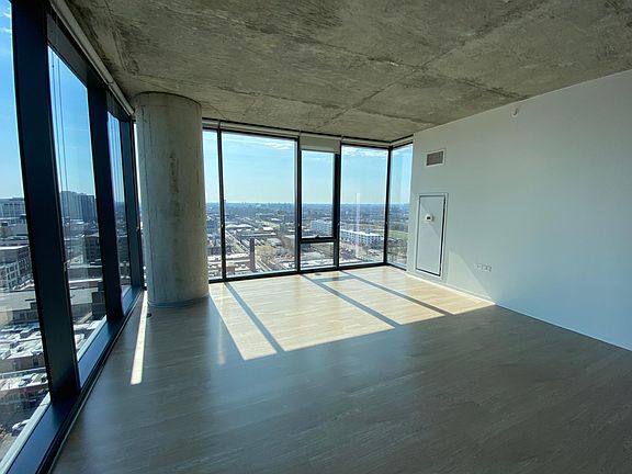 3rd image of 2020 S Wabash Ave #1210