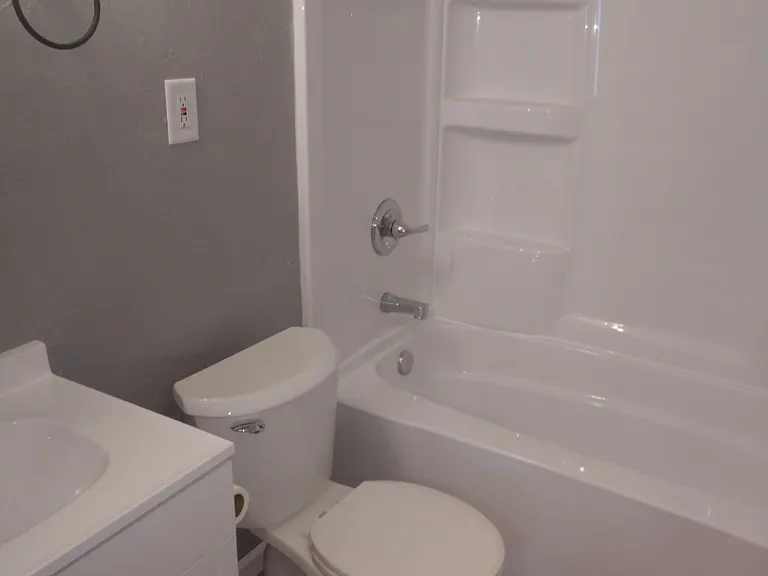 1807 Southwood Dr — Photo 11