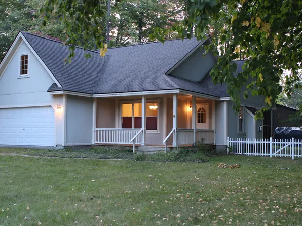 427 Chippewa Trl, Prudenville, MI 48651