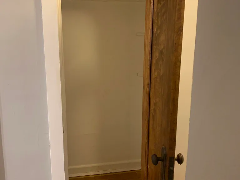 5352 N Winthrop Ave #2 — Photo 8