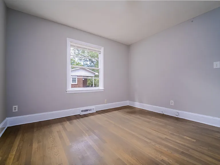 3453 Meredith Ave — Photo 17