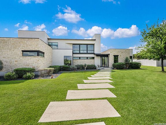 3rd image of 211 Wellesley Hill