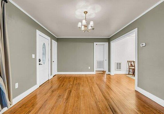 5th image of 207 2nd St S