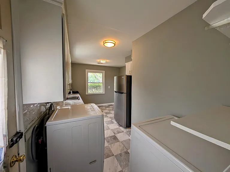 4302 Mandalay Ave — Photo 31