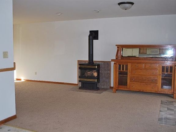 4th image of 2893 Hillcrest Dr
