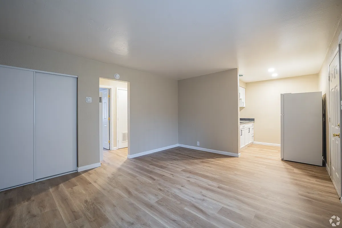 Building Photo - Oakridge Apartments