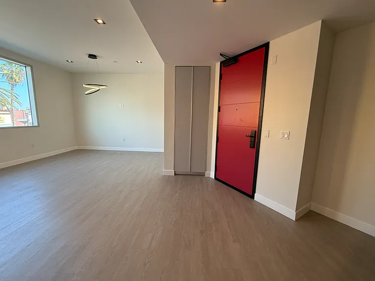 495 Promenade Ave — Photo 23