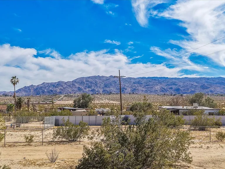 4611 Oasis Ave — Photo 46