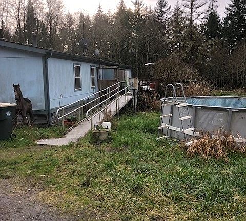 5th image of 1240 38th Ln NE
