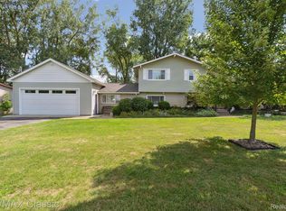 4118 Strathcona, Highland, MI 48357