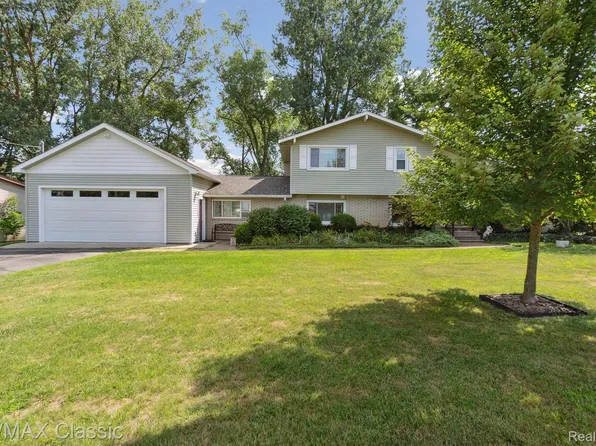 4118 Strathcona, Highland, MI 48357