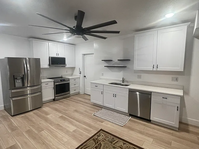 3004 W Hancock St — Photo 3