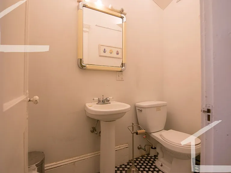 227 Harvard St #5 — Photo 8