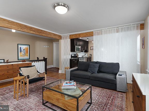5th image of 57 Wiggins St