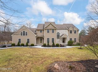 42 Wincoma Ln, Queensbury, NY 12804