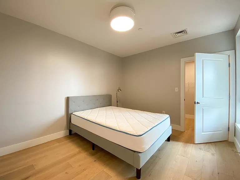 1650 Commonwealth Ave #404 — Photo 13