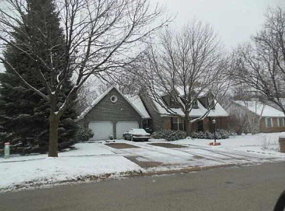 24745 S Pottawatomie Trl photo 1