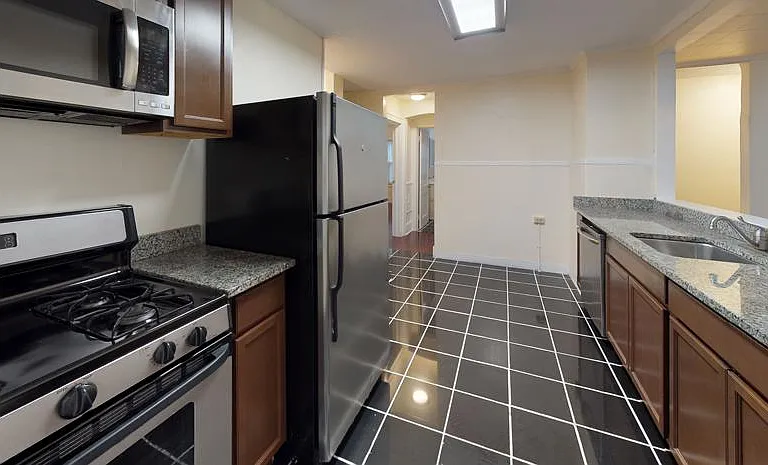 1408 E Genesee St — Photo 5