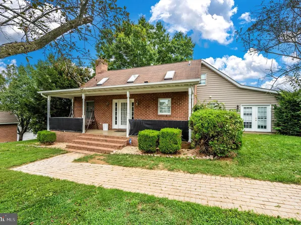 81 Larkspur Ln, Martinsburg, WV 25403