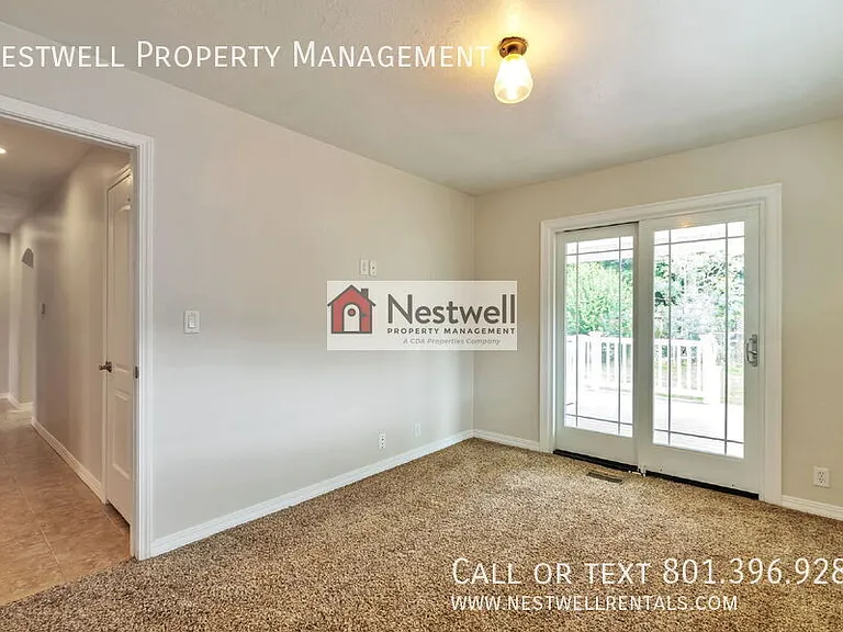 501 E 250 N — Photo 12