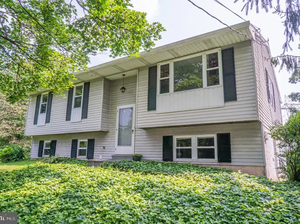 1990 Grant Rd, Coopersburg, PA 18036