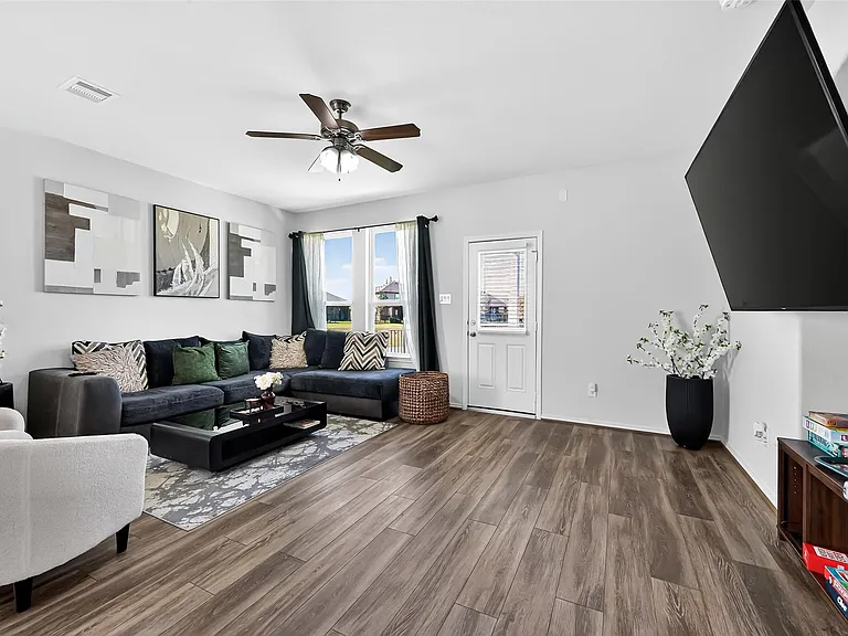 1601 Darwin Cedar Dr — Photo 18