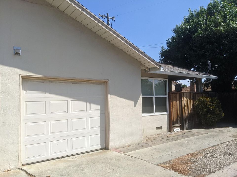 1st image of 1028 Princess Anne Dr