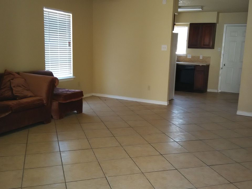 1st image of 2404 Doreen St