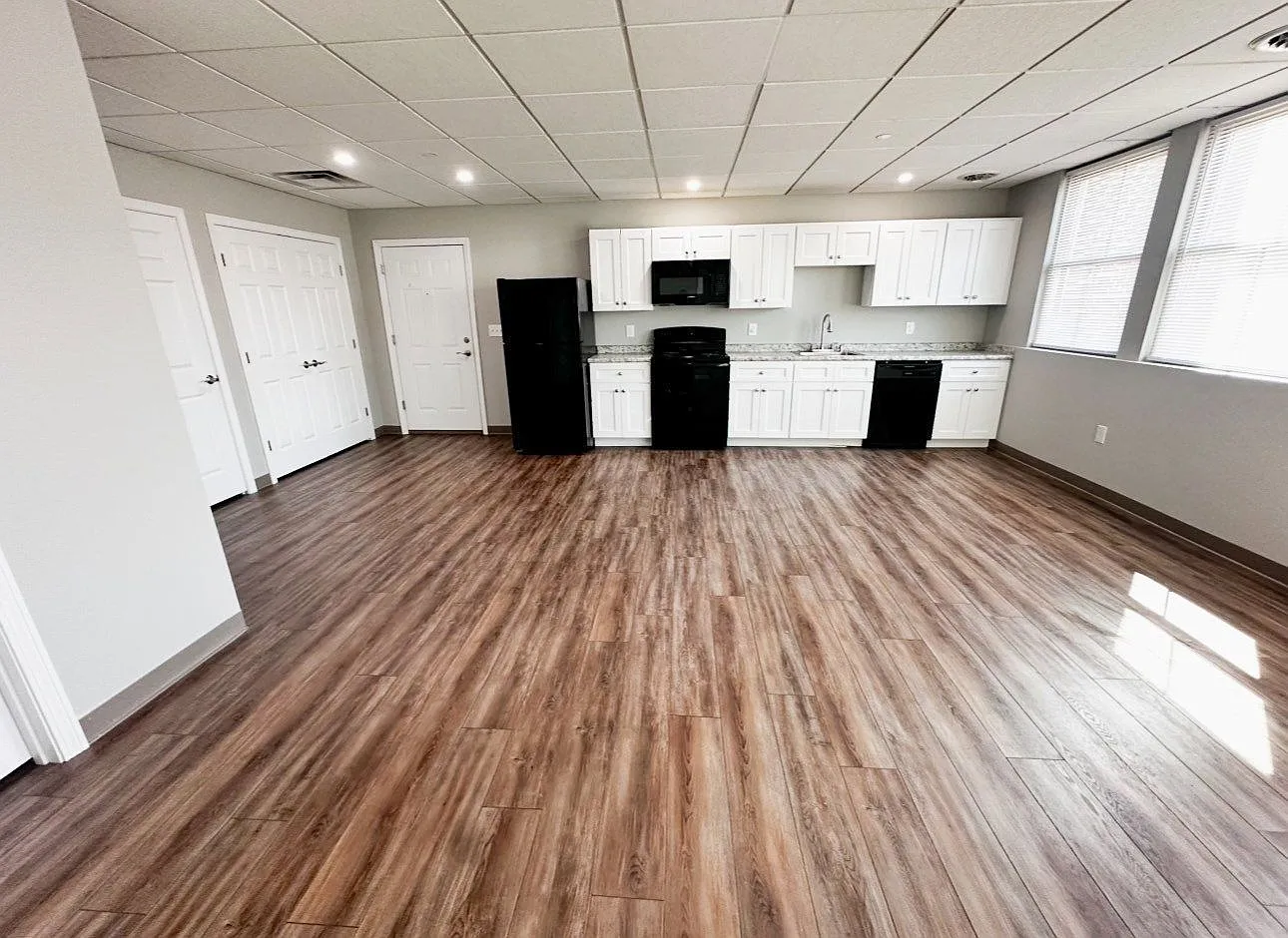 2 bed, 1.0 bath, $1,895 — Photo 4