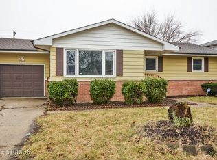 1826 Lilac Ln, Aurora, IL 60506