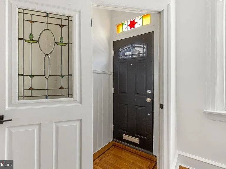 1123 E Eyre St — Photo 3