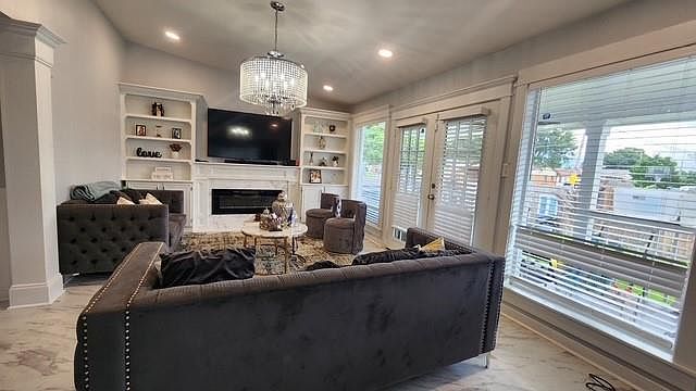 2nd image of 1125 Lynnette Dr