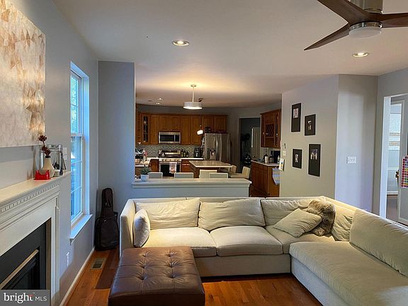 5th image of 9 Greenbriar Ct