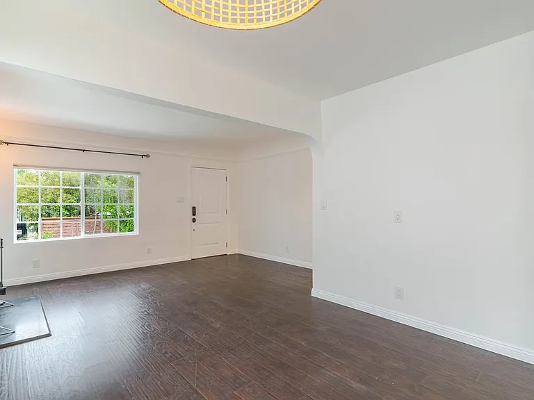 5630 Craner Ave — Photo 16