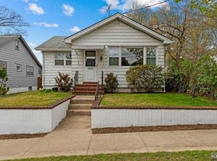 125 Harcourt Ave, Bergenfield, NJ 07621
