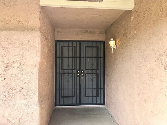 2nd image of 3943 Bayberry Ln