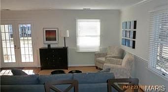 5th image of 215 E Washington Ave APT 2W