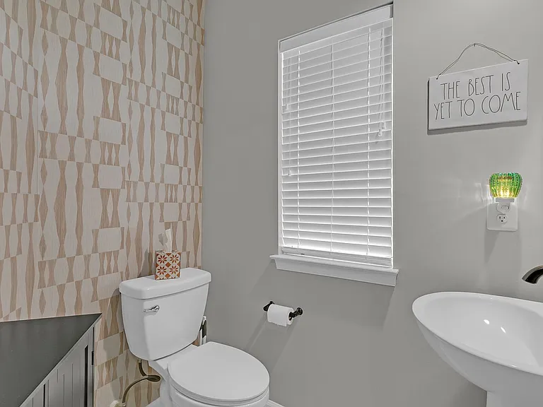 805 Vantage Ct — Photo 15