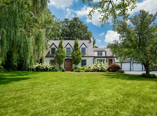 993 Elm Ridge Dr, Glencoe, IL 60022