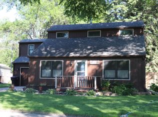 1521 Oak St, Grand Forks, ND 58201