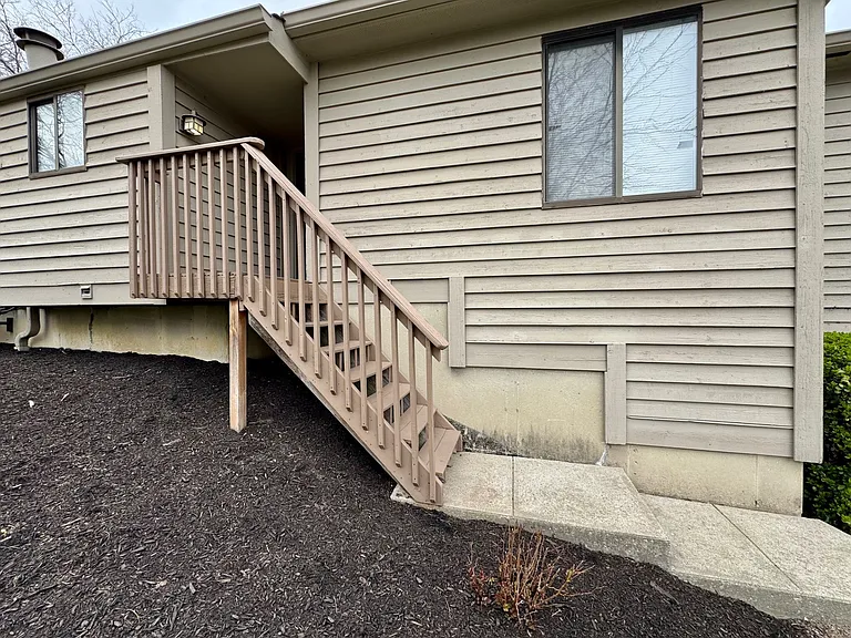 9526 Colegate Way — Photo 3