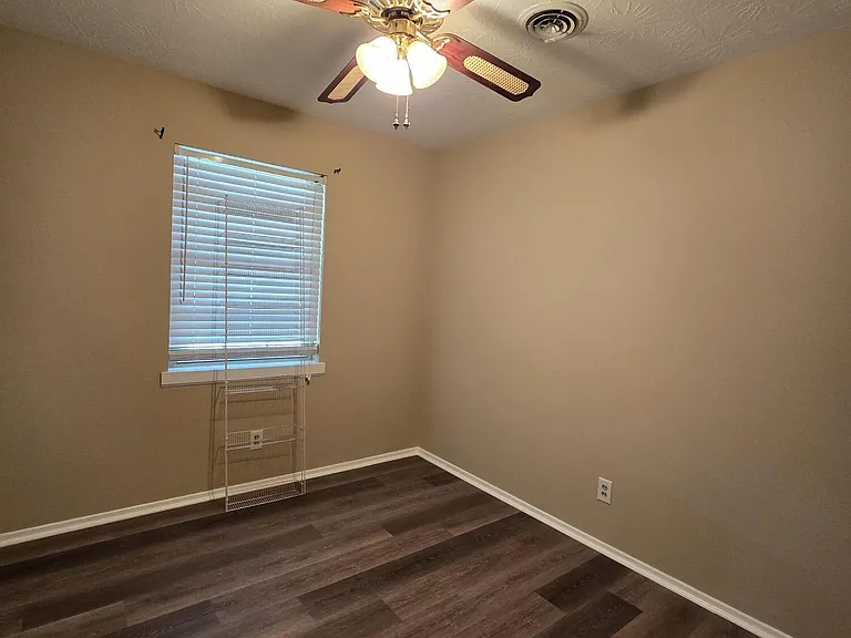 1805 Castleton Ct — Photo 9