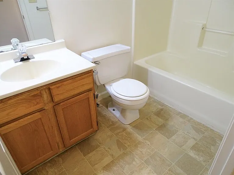 79 Hilldale Dr — Photo 16