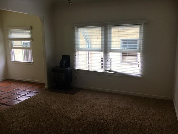 2nd image of 2117 Front St APT 11