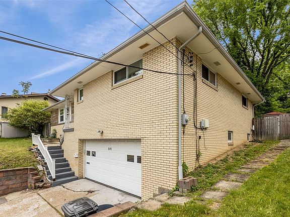 4th image of 1105 Greentree Rd