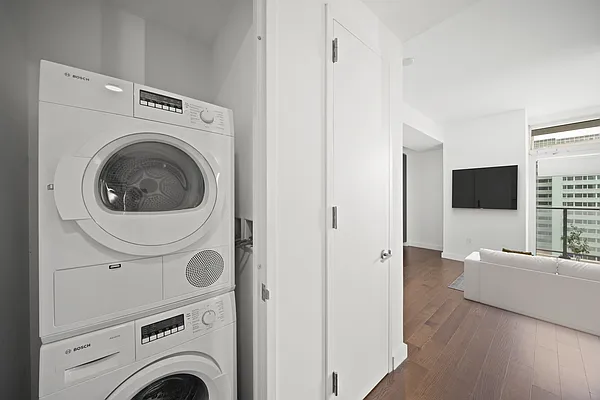 Rented by Aura NYC LLC | media 4