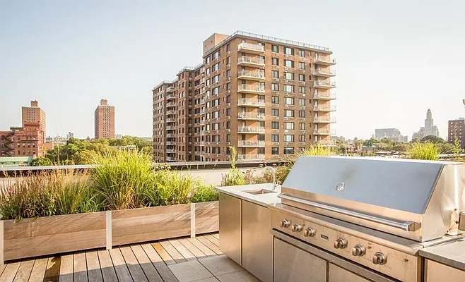 Rented by Vertical Real Estate LLC | media 20