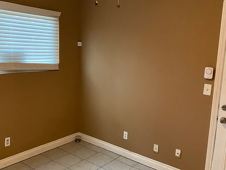 16510 Lakeshore Dr — Photo 21