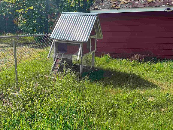 5th image of 4813 S Mill Loop Rd