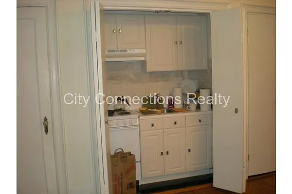 Rented by City Connections Realty | media 54